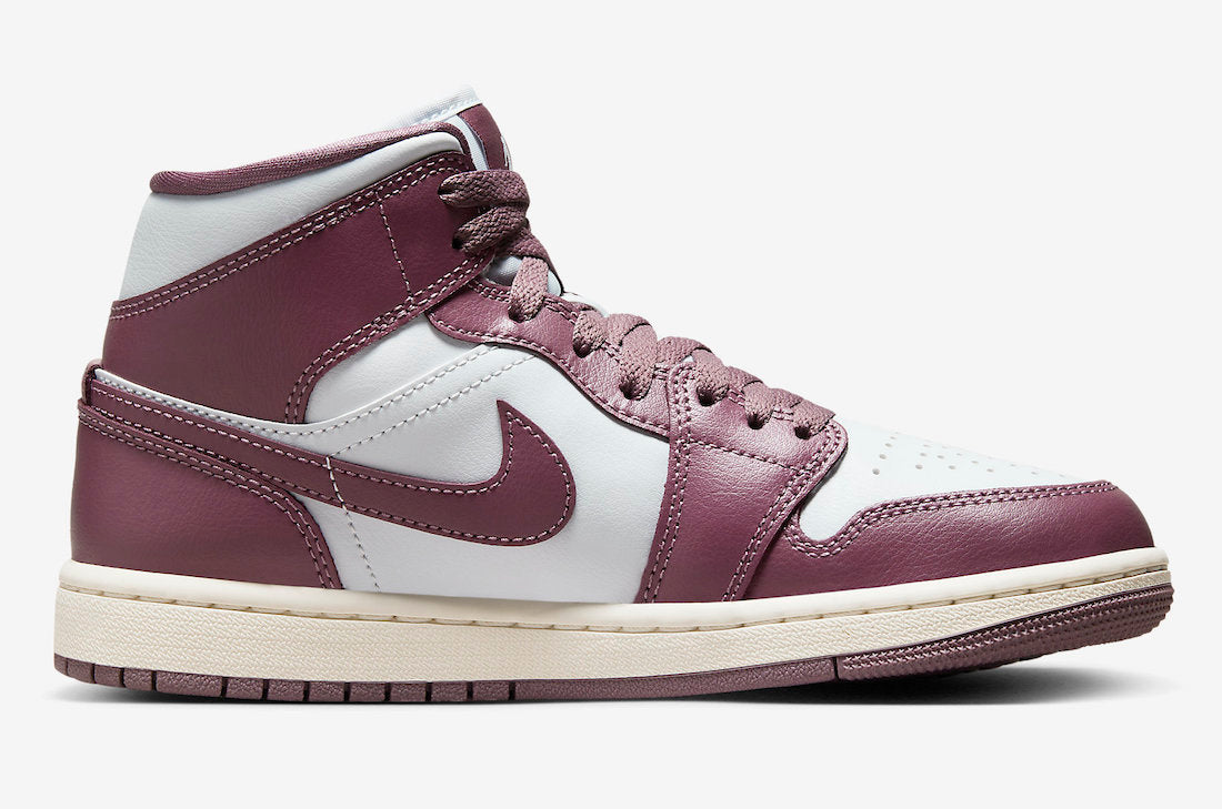 Womens Air Jordan 1 Mid Shoe